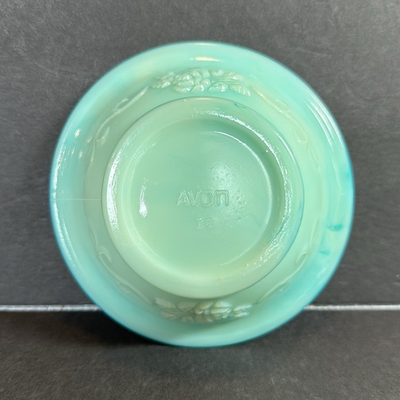Vintage Avon small green dish - Picture 2 of 5